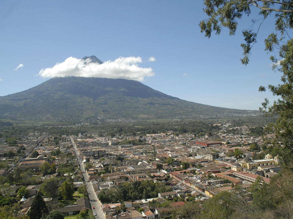 Volcan Cerro de la Cruz, Antigua, Guatemala (Hasamélis)