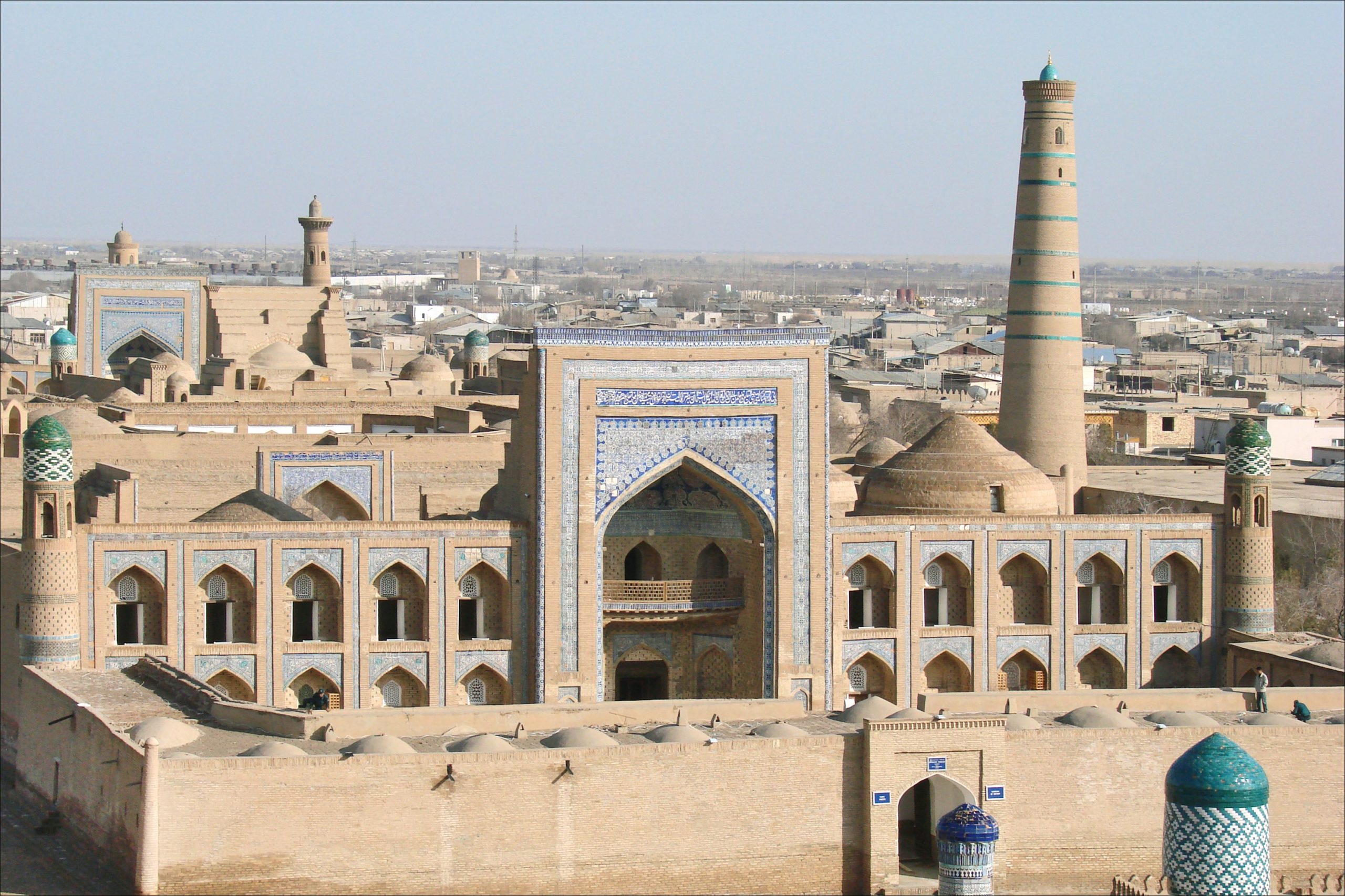 La médersa Mohammed Rakhim Khan, Khiva, Ouzbékistan (Jean-Pierre Dalbéra / Wikicommons)