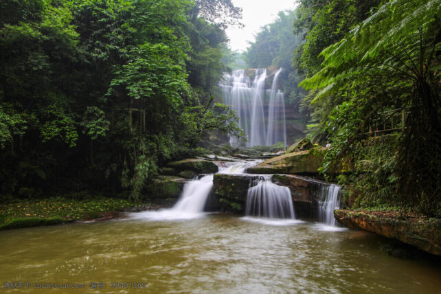 Cascade, Chishui Sidonggou, Guizhou, Chine (SucaiSucai)